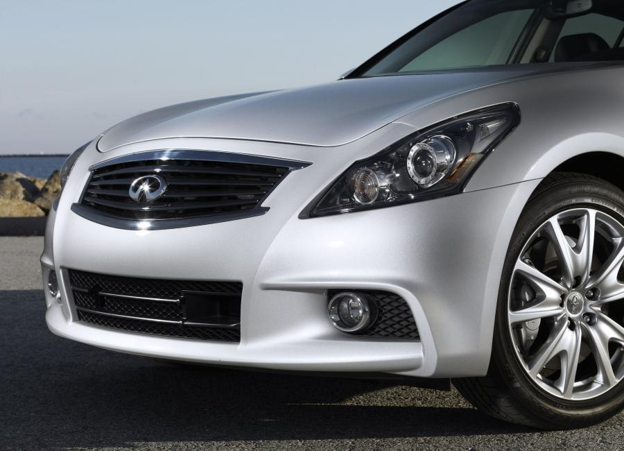  Infiniti G37 2010 года  (EU) (фото 22 из 53)
